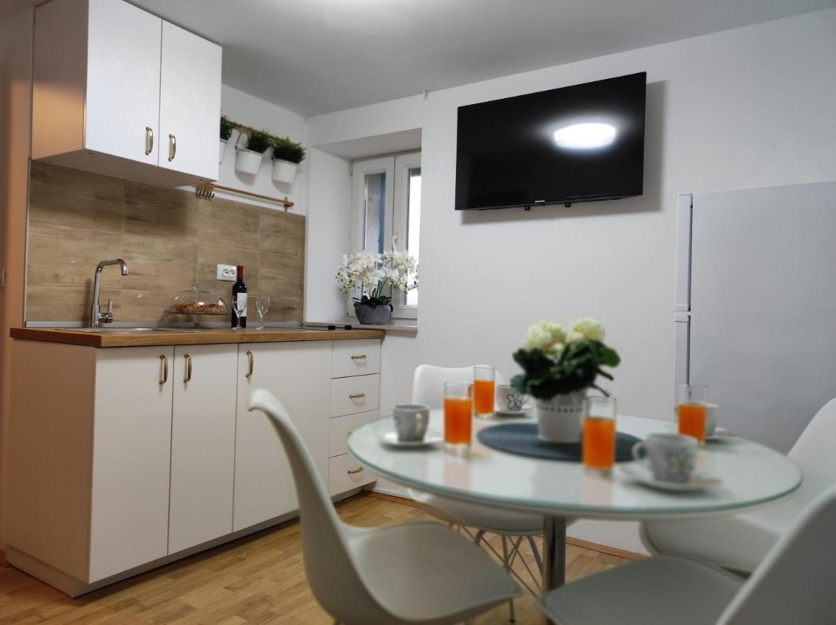 Appartement STONE HOUSE Lovric à Kaštela Extérieur photo
