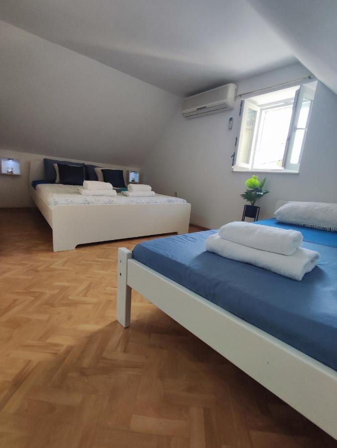 Appartement STONE HOUSE Lovric à Kaštela Extérieur photo